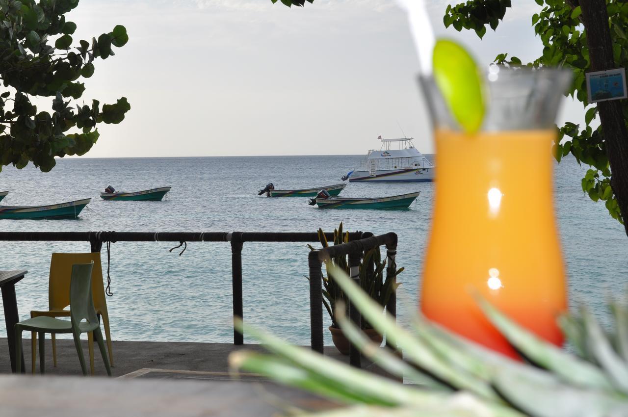 Paradise Island Beach Resort Punta Rucia Eksteriør bilde